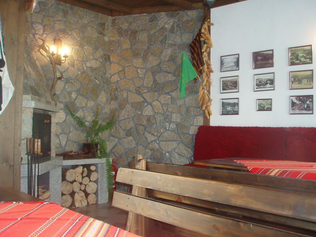 Mania Guest House Kalofer Exterior photo